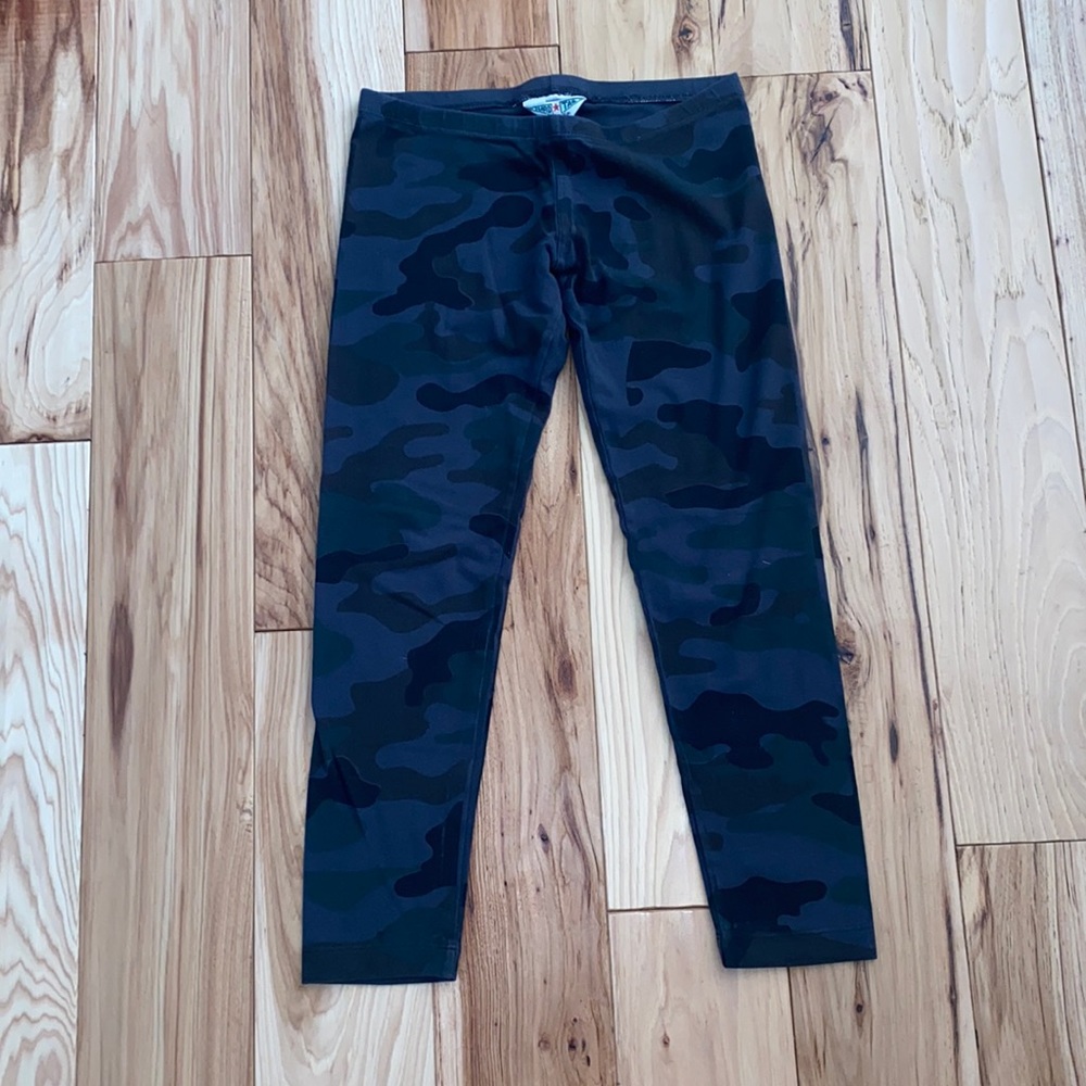 XS hardtail, capris